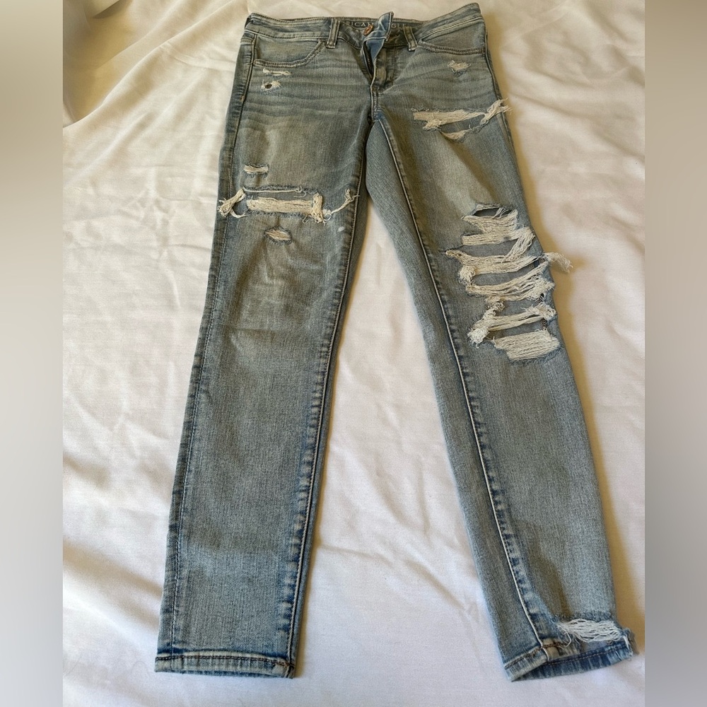 AMERICAN EAGLE JEANS